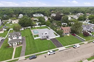 152 Jayne Ave, Patchogue, NY 11772 - Photo 3