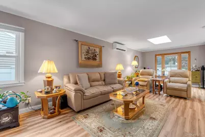 1812 Gormley Avenue, Merrick, NY 11566 - Photo 7