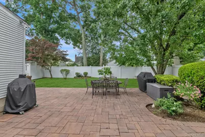 1812 Gormley Avenue, Merrick, NY 11566 - Photo 31