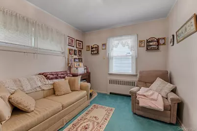 1812 Gormley Avenue, Merrick, NY 11566 - Photo 19
