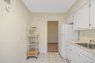 75-07 198th St, Fresh Meadows, NY 11366 - Photo 11