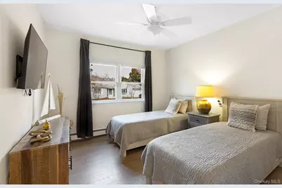 10 7th Street, East Hampton, NY 11937 - Photo 5