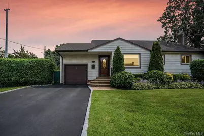135 Southern Parkway, Plainview, NY 11803 - Photo 3