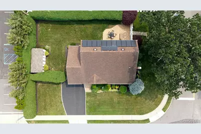 135 Southern Parkway, Plainview, NY 11803 - Photo 5