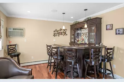 135 Southern Parkway, Plainview, NY 11803 - Photo 11