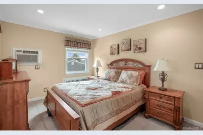 135 Southern Parkway, Plainview, NY 11803 - Photo 15