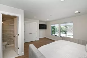 8 Whitman Ridge Dr, Melville, NY 11747 - Photo 29