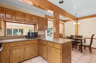 208 Wood Hampton Dr, White Plains, NY 10603 - Photo 9