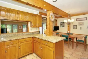 208 Wood Hampton Dr, White Plains, NY 10603 - Photo 3