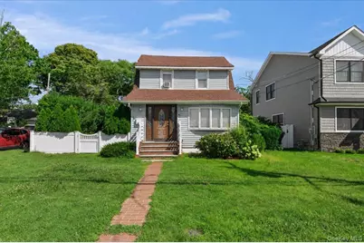 16 Marlboro Place, Bellmore, NY 11710 - Photo 1