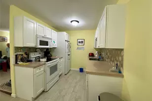 274 Berwick Ct, Ridge, NY 11961 - Photo 5