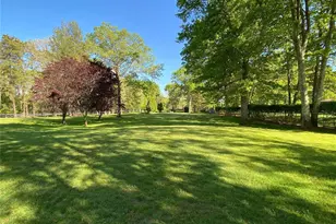 274 Berwick Ct, Ridge, NY 11961 - Photo 17