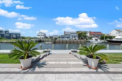 31 Shore Drive W, Copiague, NY 11726 - Photo 27