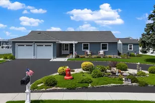 31 Shore Dr W, Copiague, NY 11726 - Photo 29
