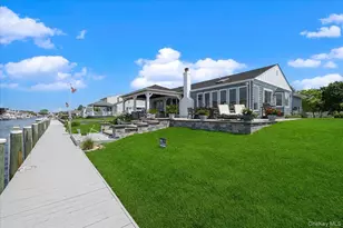 31 Shore Dr W, Copiague, NY 11726 - Photo 27