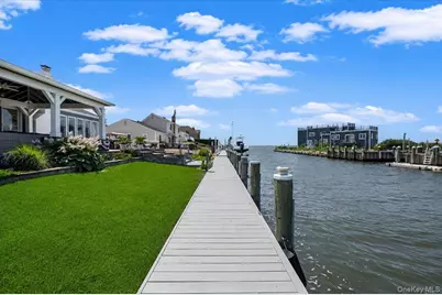 31 Shore Drive W, Copiague, NY 11726 - Photo 3