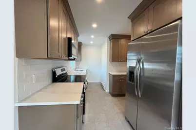 165 Manorhaven Boulevard #C, Port Washington, NY 11050 - Photo 7