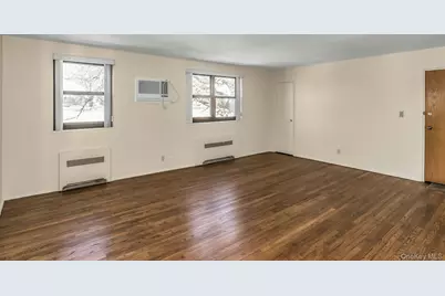 21-47 Utopia Parkway #2, Whitestone, NY 11357 - Photo 5