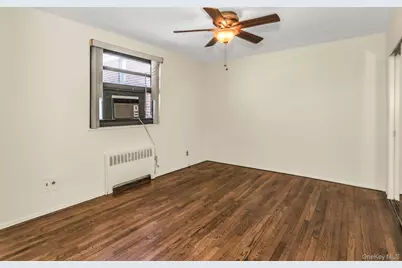 21-47 Utopia Parkway #2, Whitestone, NY 11357 - Photo 9