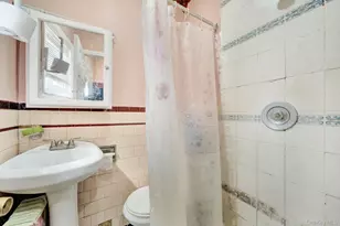 133-62 243rd St, Rosedale, NY 11422 - Photo 7