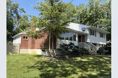 95 Miller Boulevard, Syosset, NY 11791 - Photo 1