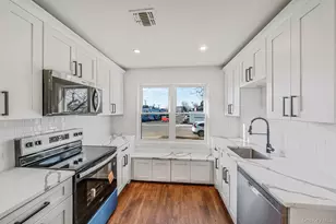 8 Rockaway Ave, Westbury, NY 11590 - Photo 3