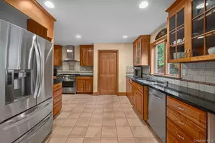 276 Daisy Ln, Carmel, NY 10512 - Photo 7