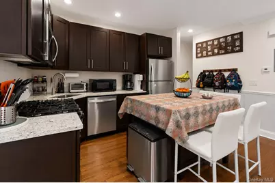 960 E 221st Street, Bronx, NY 10469 - Photo 3