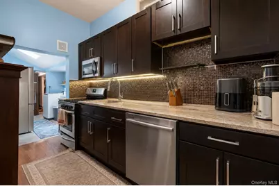 960 E 221st Street, Bronx, NY 10469 - Photo 5