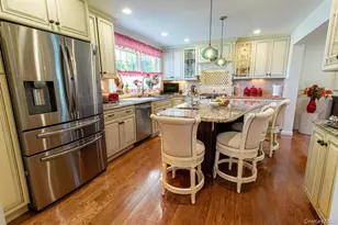 5 Hickory Ln, Roslyn Heights, NY 11577 - Photo 9