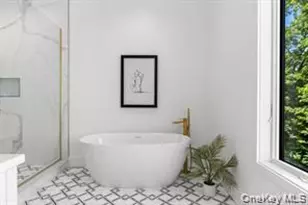 66 Hillside Dr E, Sag Harbor, NY 11963 - Photo 25
