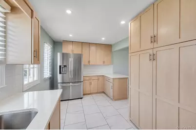 165 Wilfred Boulevard, Hicksville, NY 11801 - Photo 7