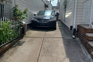 90-02 202nd St, Hollis, NY 11423 - Photo 3