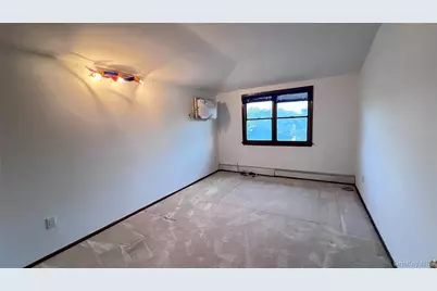 19-07 Clintonville Street #2Fl, Whitestone, NY 11357 - Photo 11