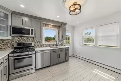 21 Bryn Mawr Place, Yonkers, NY 10701 - Photo 7