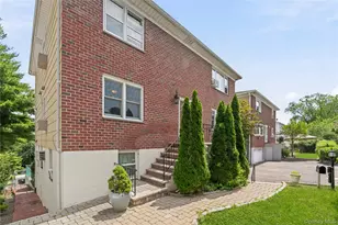21 Bryn Mawr Pl, Yonkers, NY 10701 - Photo 3