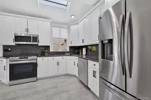 49 Bixley Heath, Lynbrook, NY 11563 - Photo 11