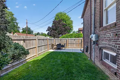 49 Bixley Heath, Lynbrook, NY 11563 - Photo 29