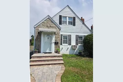 11 Prince Street, New Hyde Park, NY 11040 - Photo 1