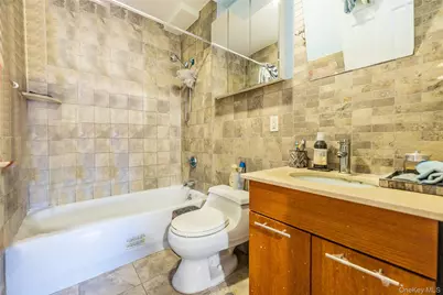 71-19 162 Street #3D, Fresh Meadows, NY 11365 - Photo 9