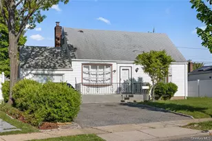 47 Cardinal Rd, Levittown, NY 11756 - Photo 3
