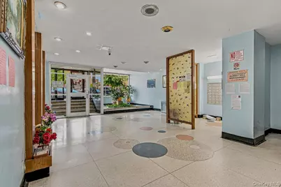 143-30 Roosevelt Avenue #3L, Flushing, NY 11354 - Photo 19