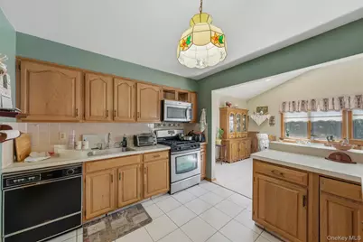 41 Keats Drive, New Windsor, NY 12553 - Photo 15
