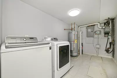 3250 32nd Street, Astoria, NY 11106 - Photo 23