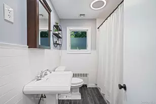 188 Hallock St, Riverhead, NY 11901 - Photo 13