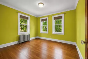 953 E 226th St, Bronx, NY 10466 - Photo 13