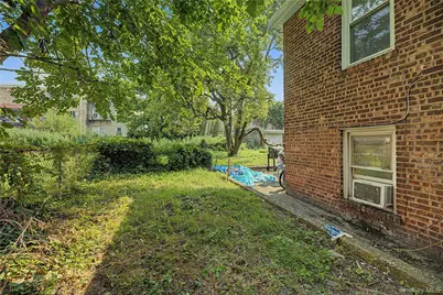 953 E 226th Street, Bronx, NY 10466 - Photo 19