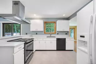 25 Walter Dr, Nesconset, NY 11767 - Photo 9