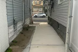 8906 Avenue L, Brooklyn, NY 11236 - Photo 3