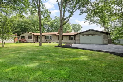 371 Hewlett Avenue, Patchogue, NY 11772 - Photo 1